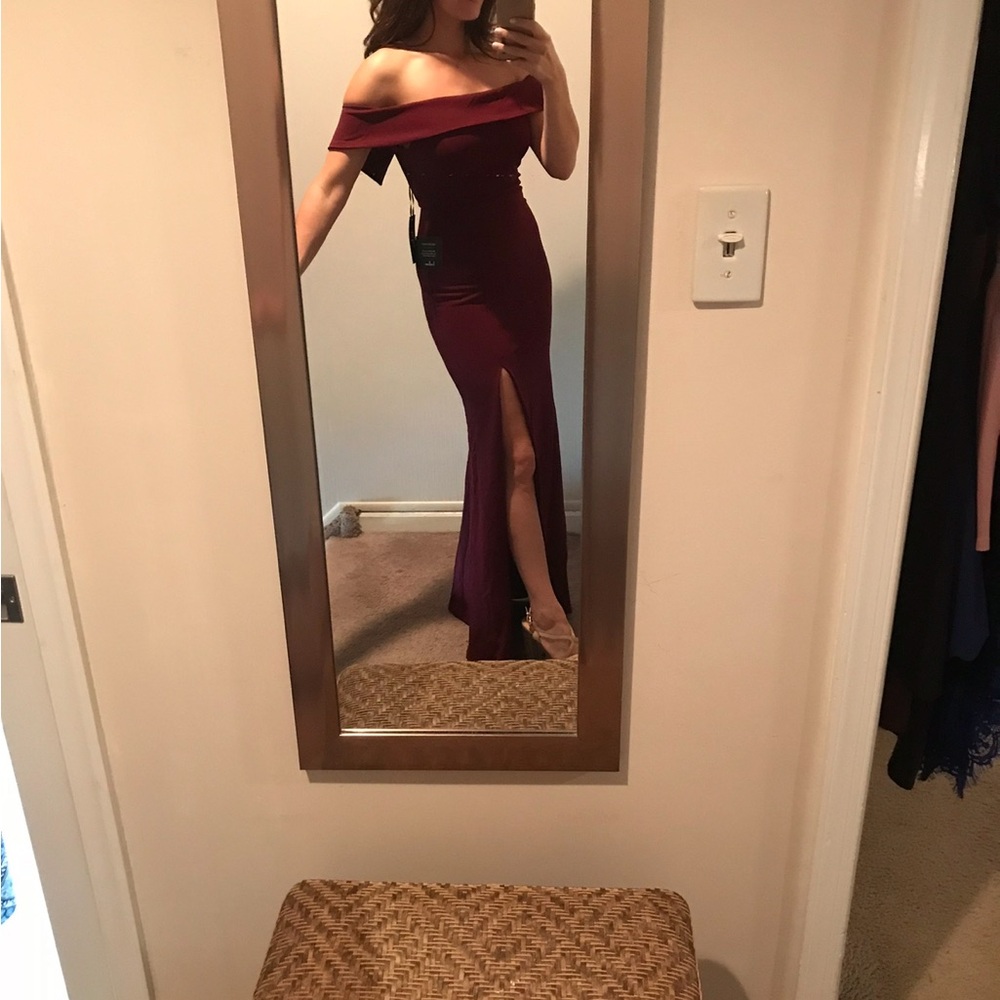 Elegant Off-Shoulder Burgundy Dress